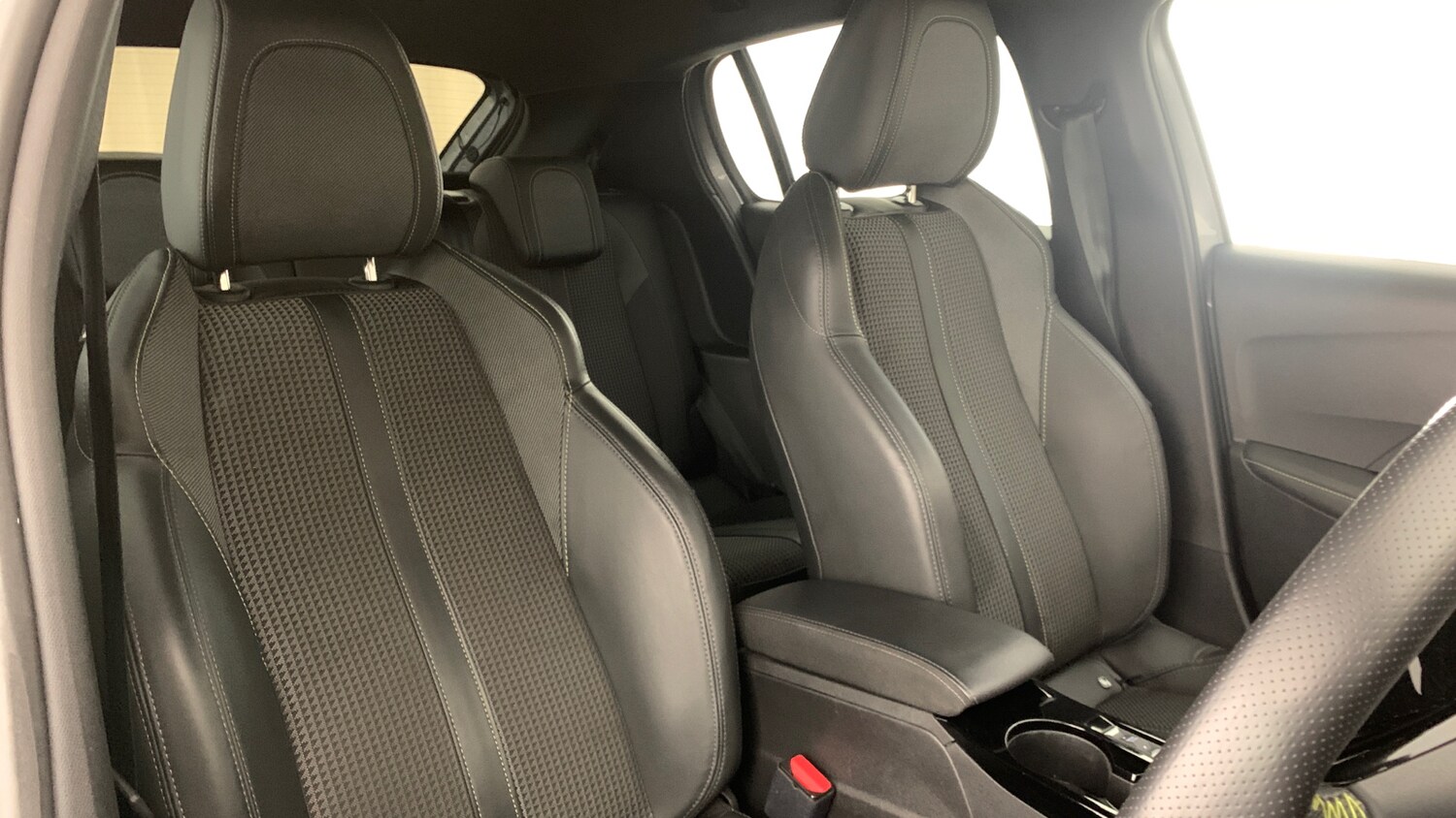 Used Peugeot 208 2023 for sale - 76260939: Photo 41