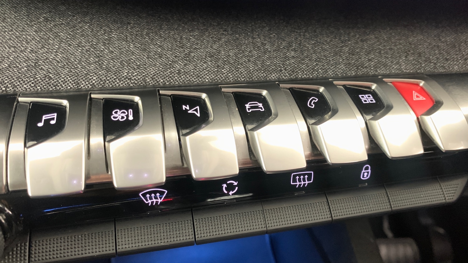 Used Peugeot 3008 2018 for sale - 77511927: Photo 30