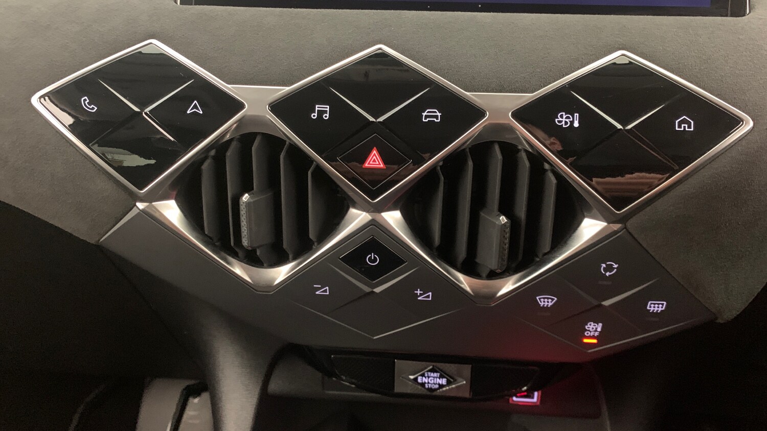 Used DS Automobiles DS 3 2024 for sale - 75916372: Photo 35