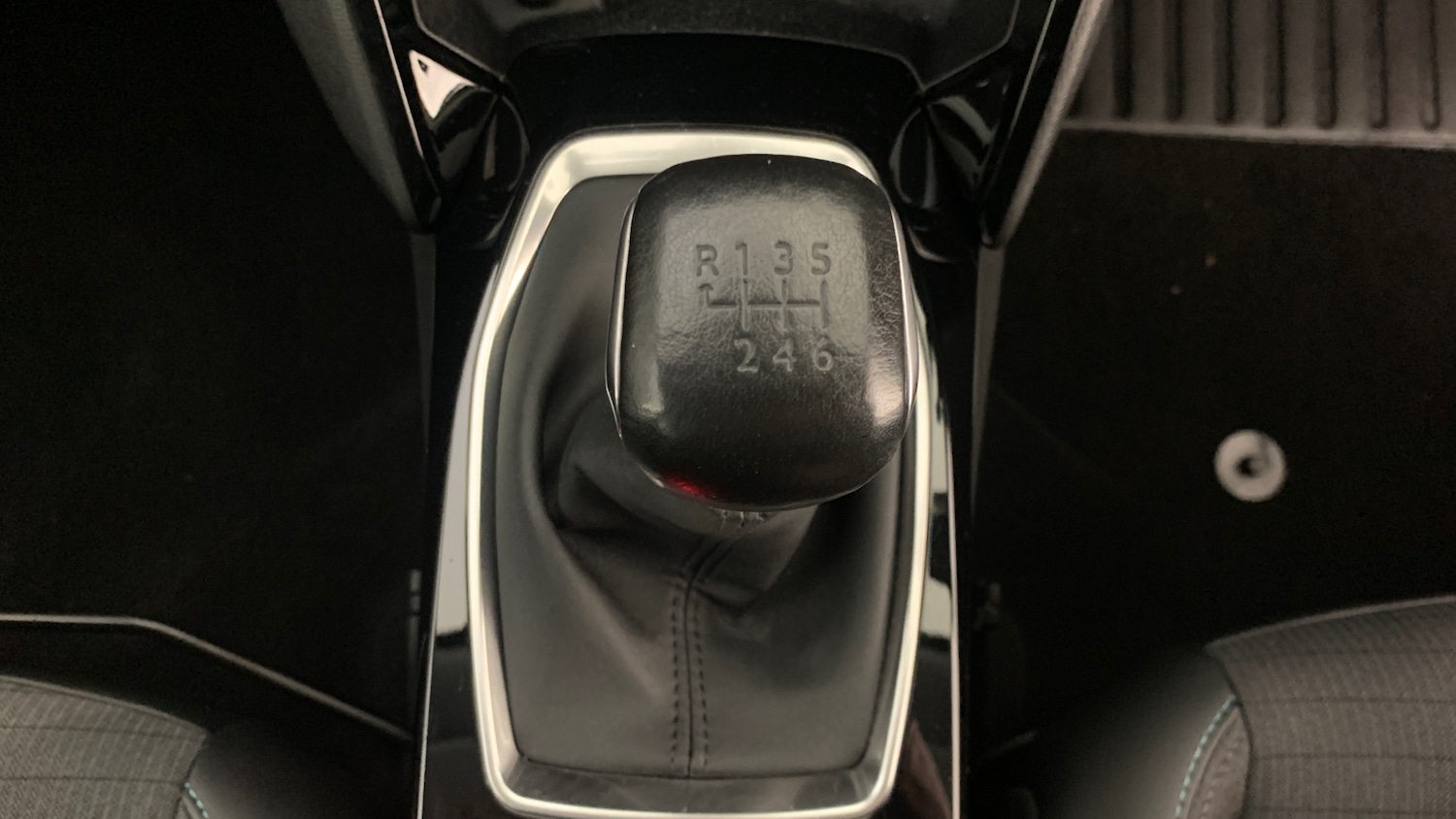 Used Peugeot 2008 2022 for sale - 76840369: Photo 31