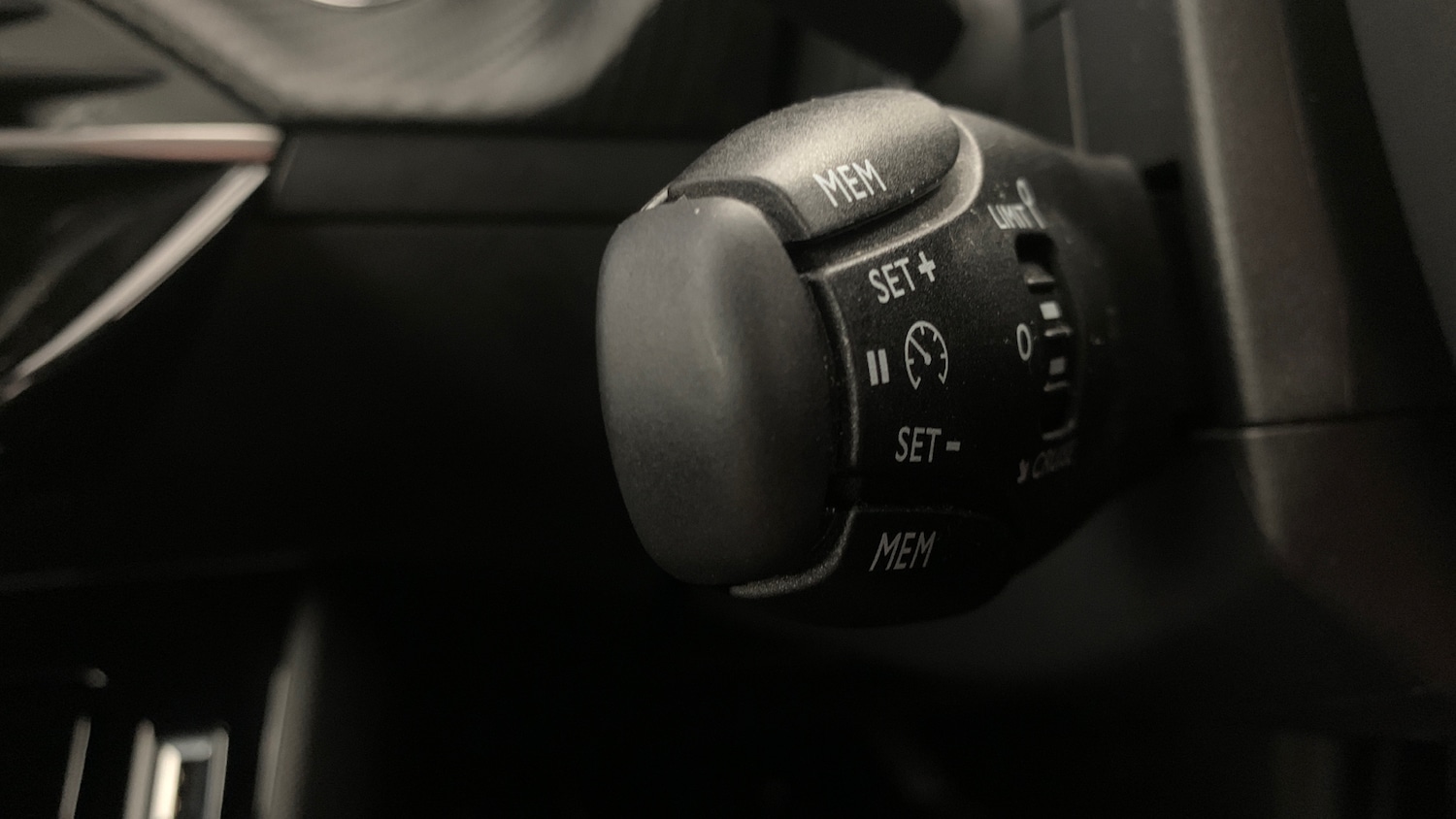 Used Peugeot 2008 2022 for sale - 76840369: Photo 40