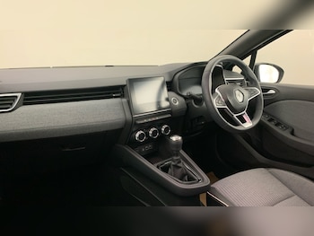 Used Renault Clio 2024 for sale - 78493152: Photo