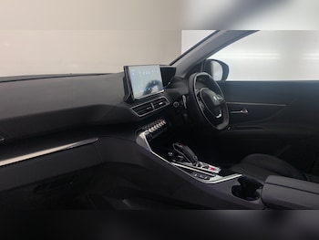Used Peugeot 3008 2021 for sale - 76190399: Photo 2
