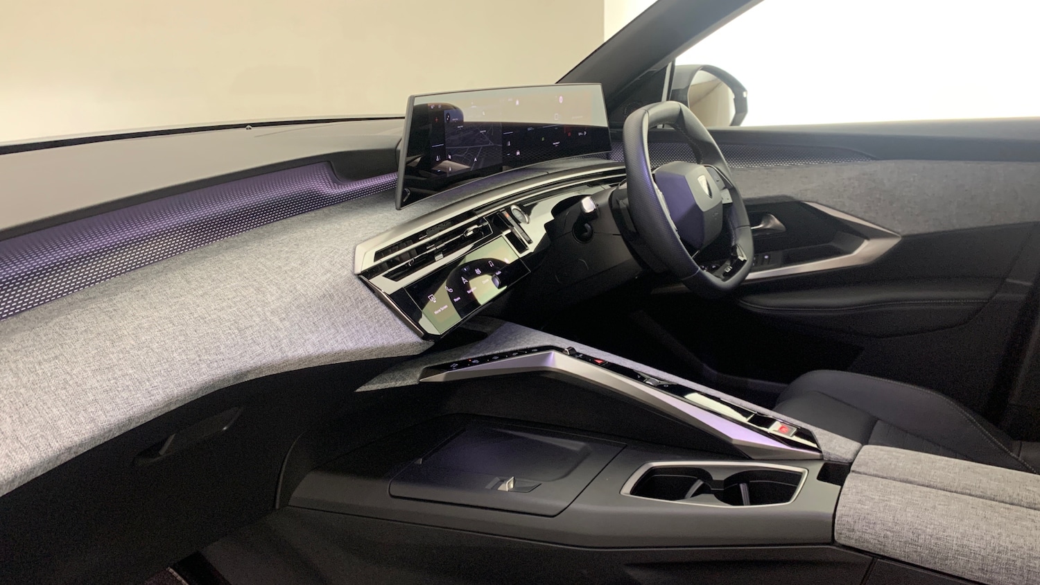 Used Peugeot 5008 2025 for sale - 76168051: Photo 2