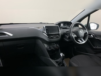 Used Peugeot 208 2017 for sale - 79389395: Photo
