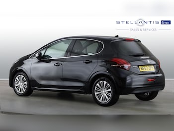 Used Peugeot 208 2017 for sale - 79389395: Photo