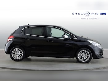 Used Peugeot 208 2017 for sale - 79389395: Photo
