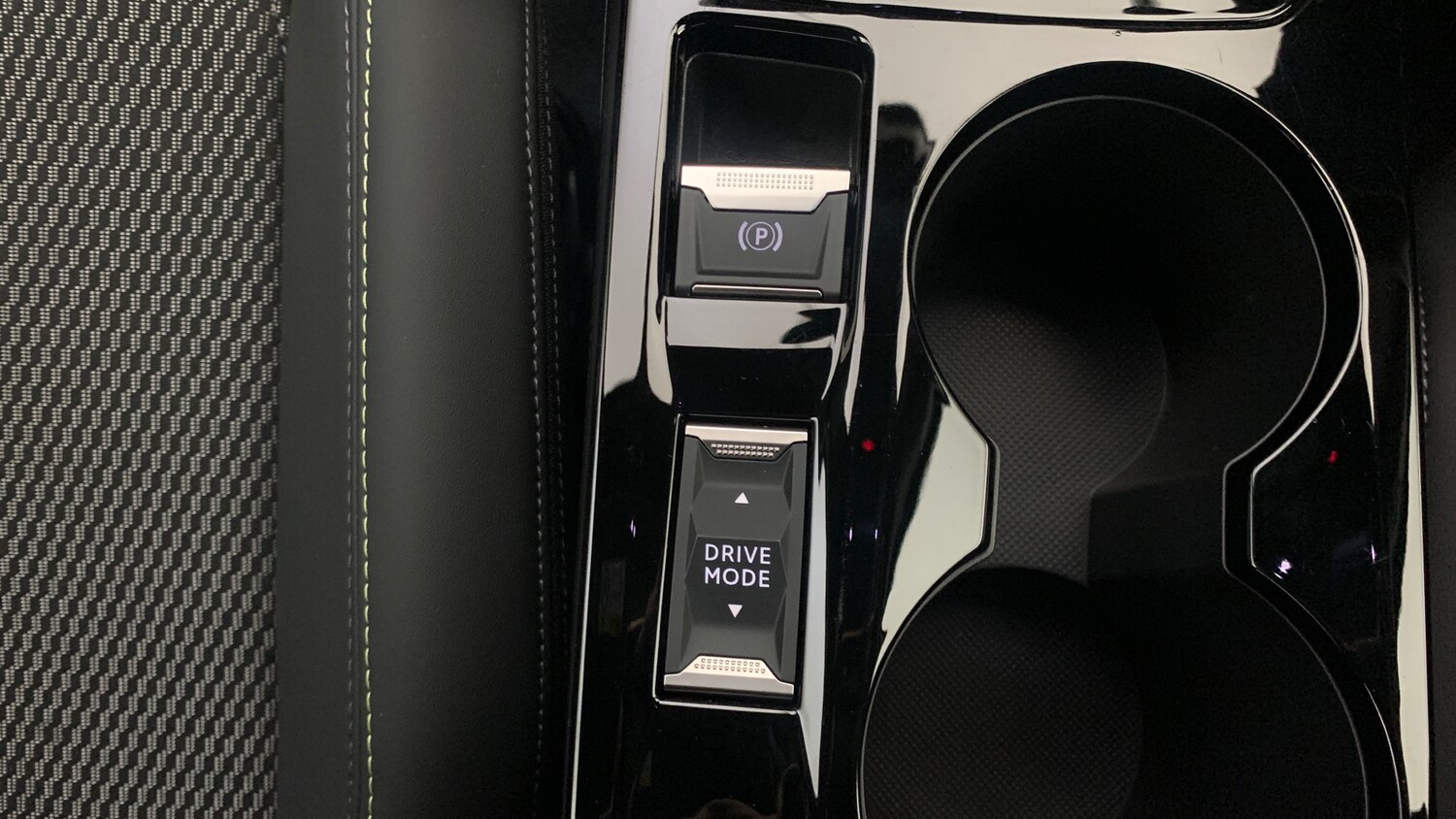 Used Peugeot 2008 2024 for sale - 77412818: Photo 32