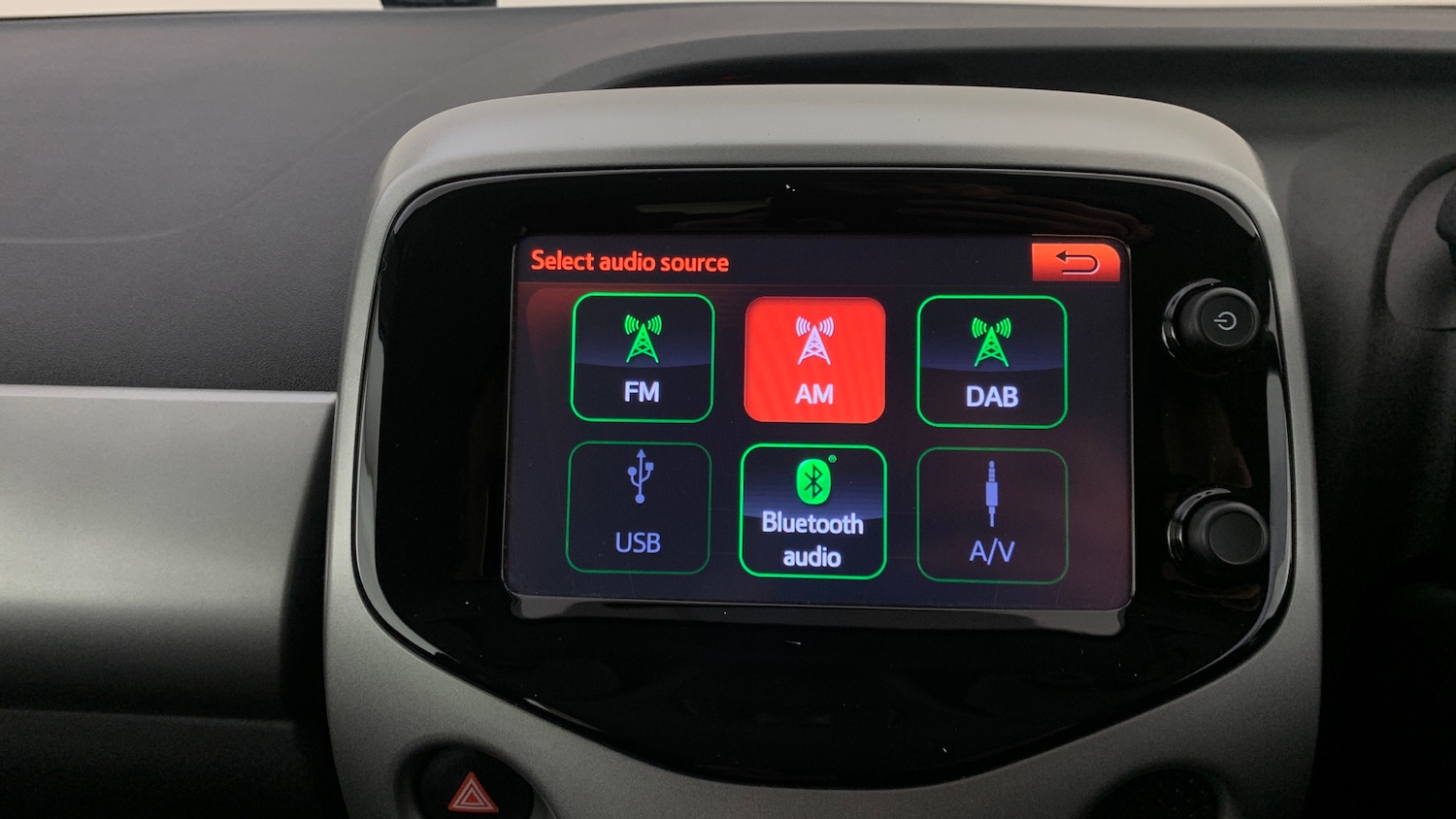 Used Peugeot 108 2015 for sale - 76927427: Photo 26