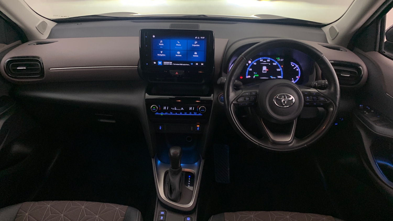Used Toyota Yaris Cross 2023 for sale - 77098806: Photo 10
