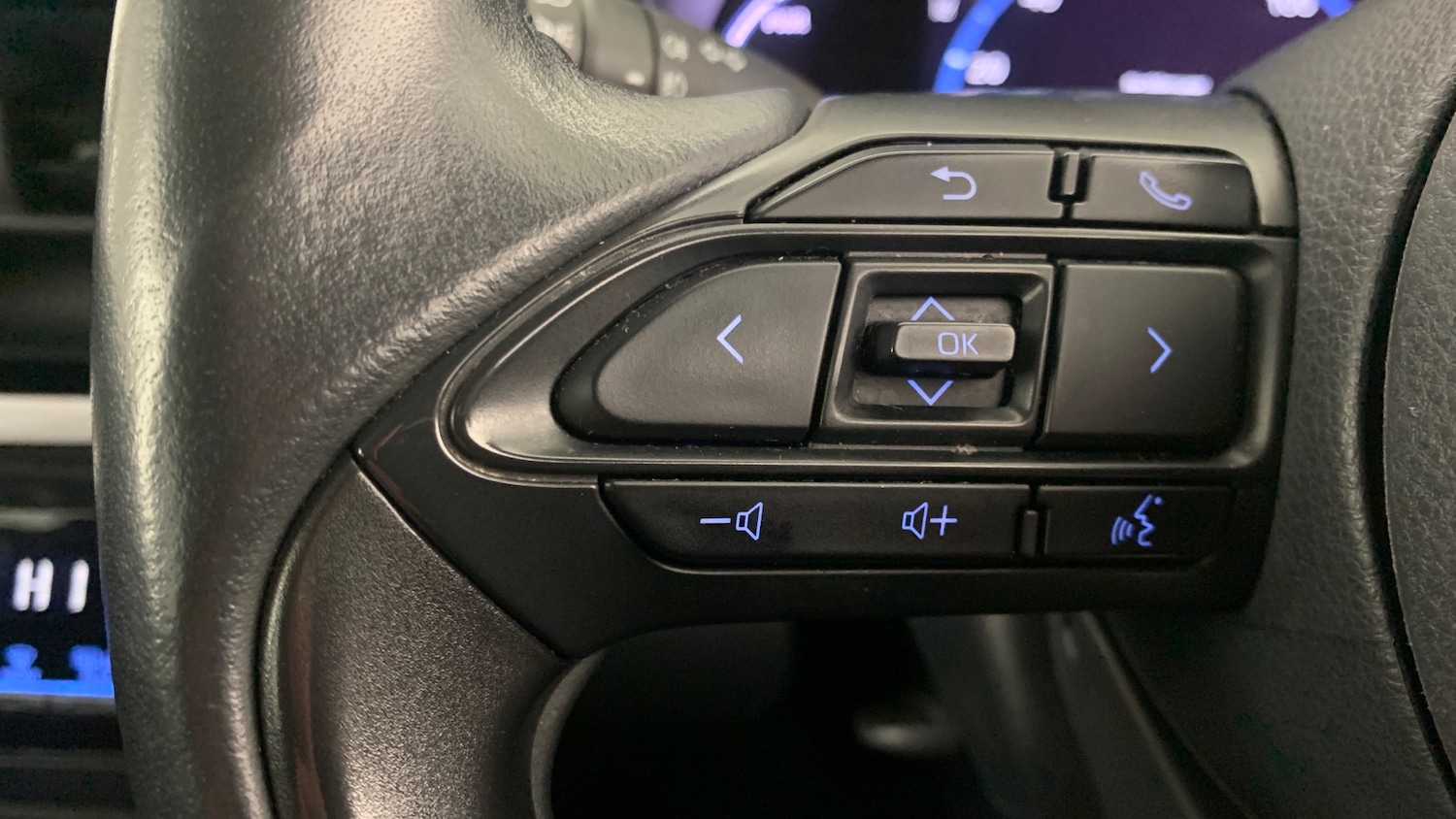 Used Toyota Yaris Cross 2023 for sale - 77098806: Photo 20