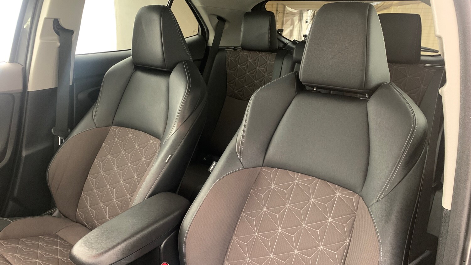 Used Toyota Yaris Cross 2023 for sale - 77098806: Photo 53