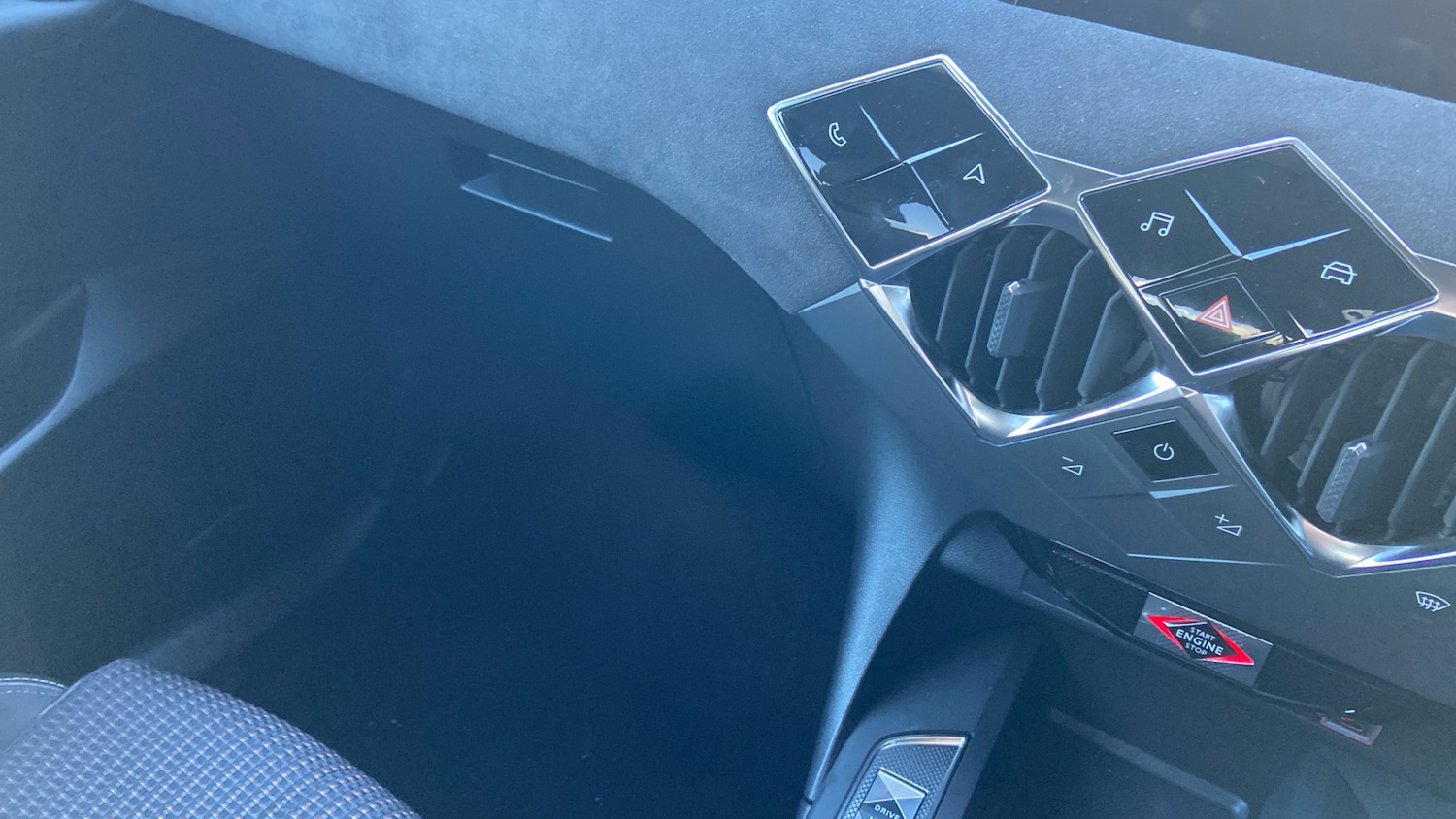 Used DS Automobiles DS 3 2025 for sale - 76803279: Photo 26