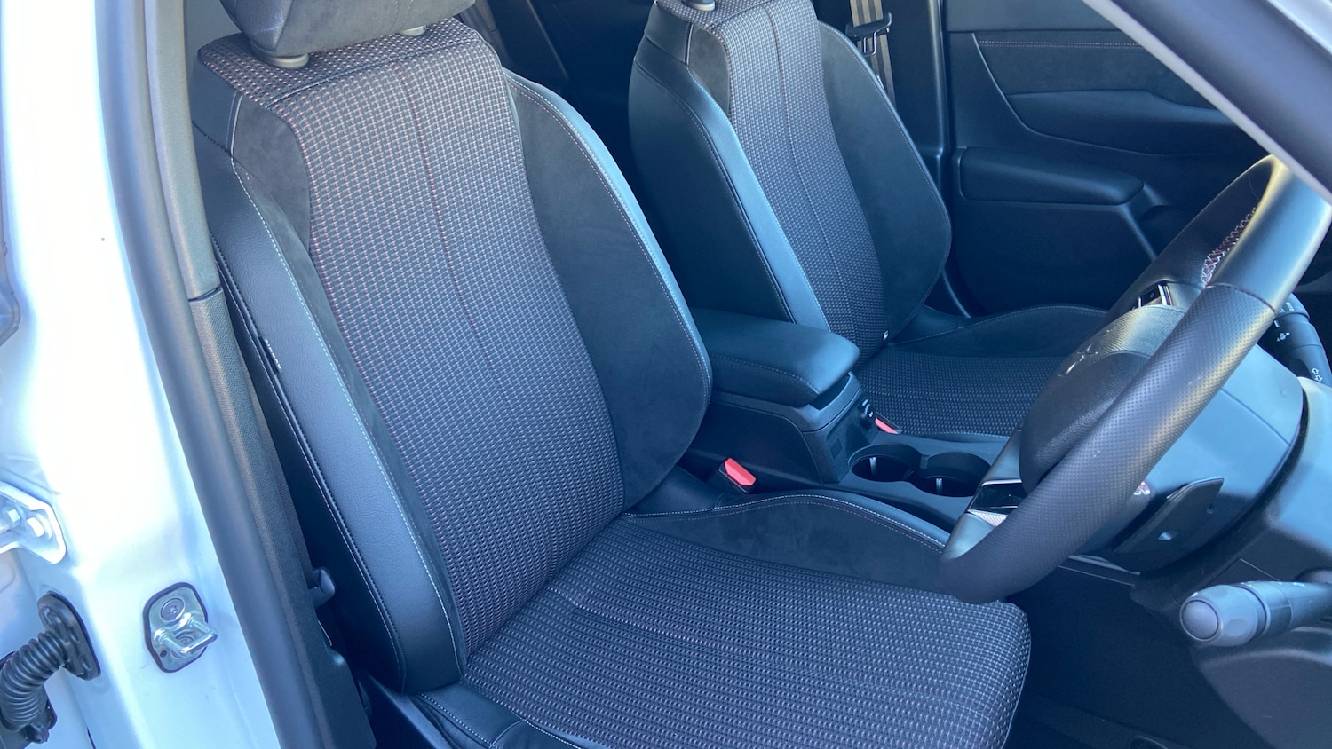 Used DS Automobiles DS 3 2025 for sale - 76803279: Photo 38