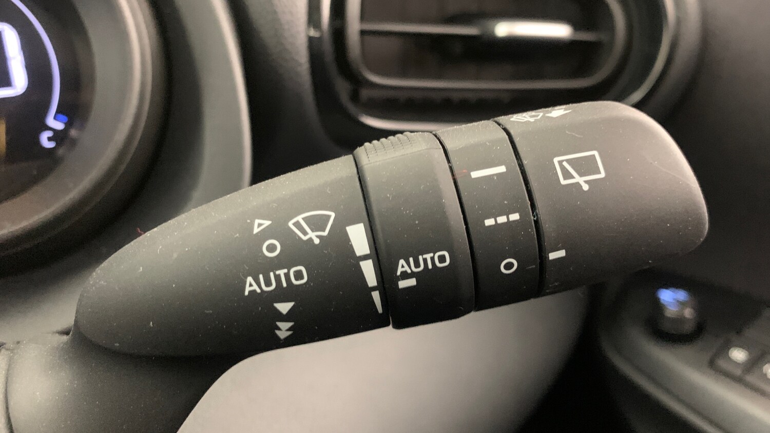 Used Toyota Yaris Cross 2023 for sale - 76123600: Photo 36