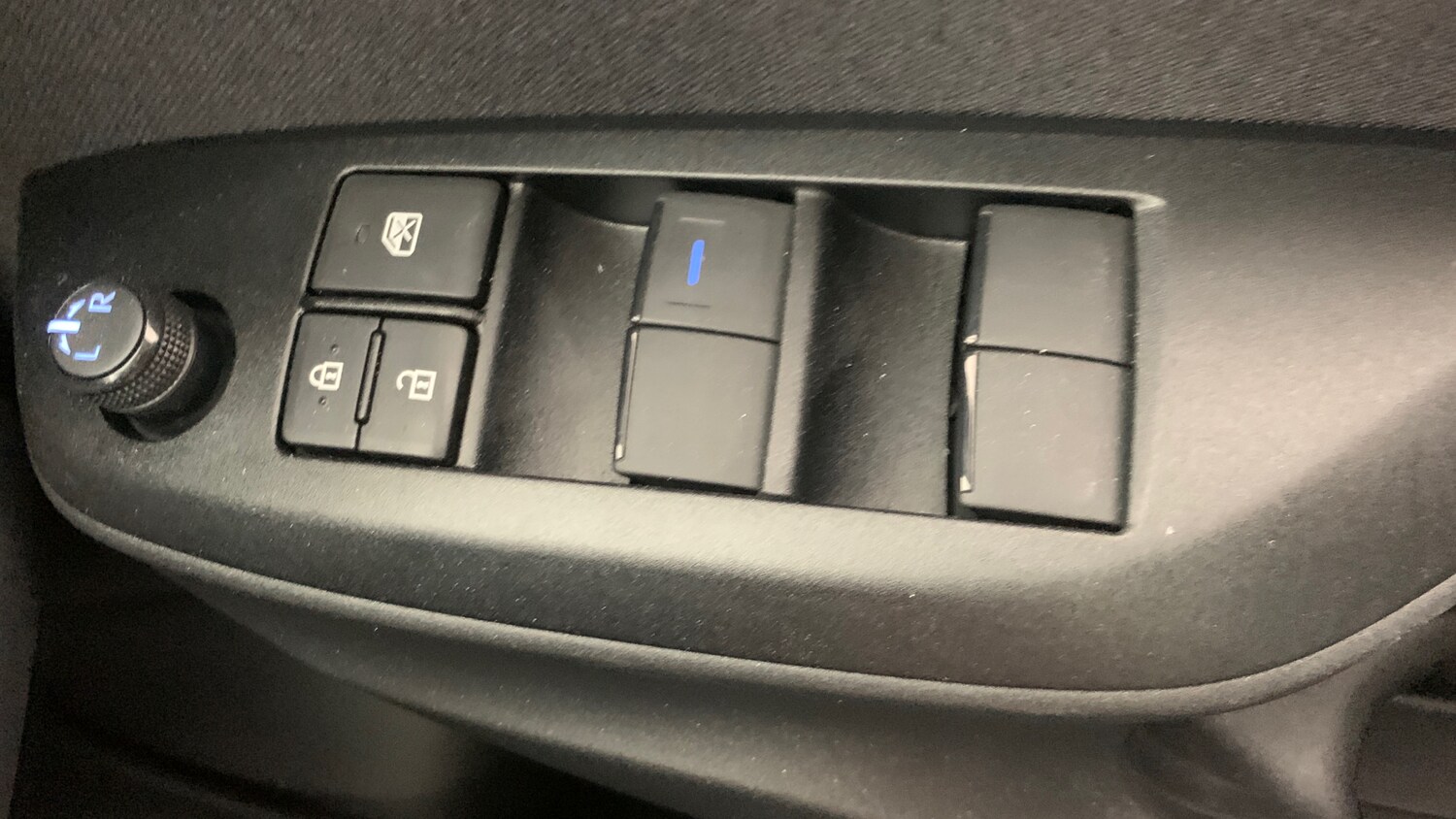 Used Toyota Yaris Cross 2023 for sale - 76123600: Photo 37