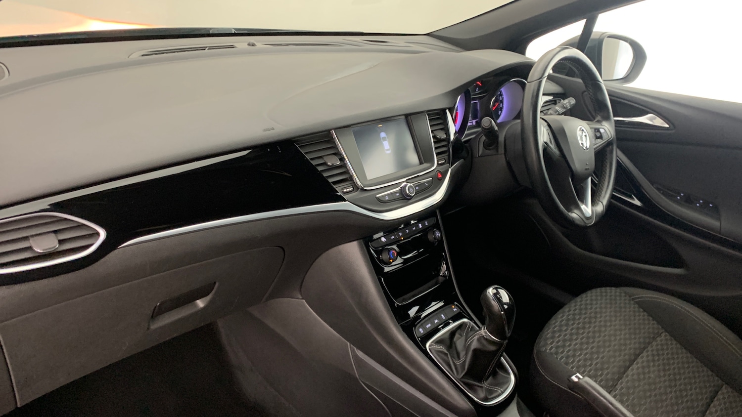 Used Vauxhall Astra 2016 for sale - 76574229: Photo 2