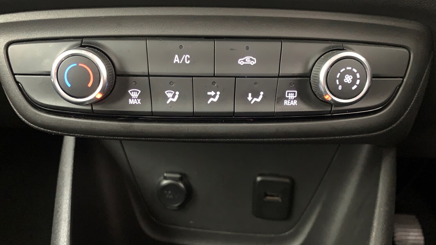 Used Vauxhall Crossland 2021 for sale - 76702979: Photo 29