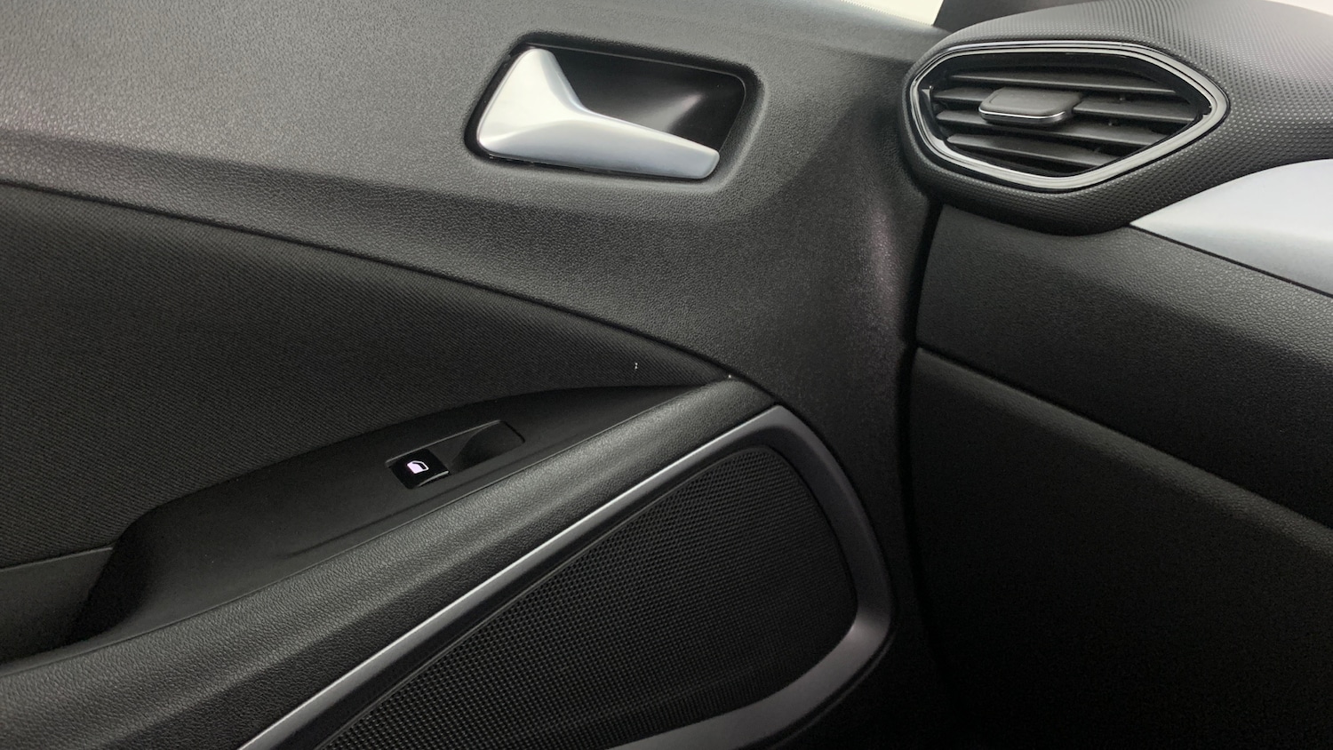 Used Vauxhall Crossland 2021 for sale - 76702979: Photo 39