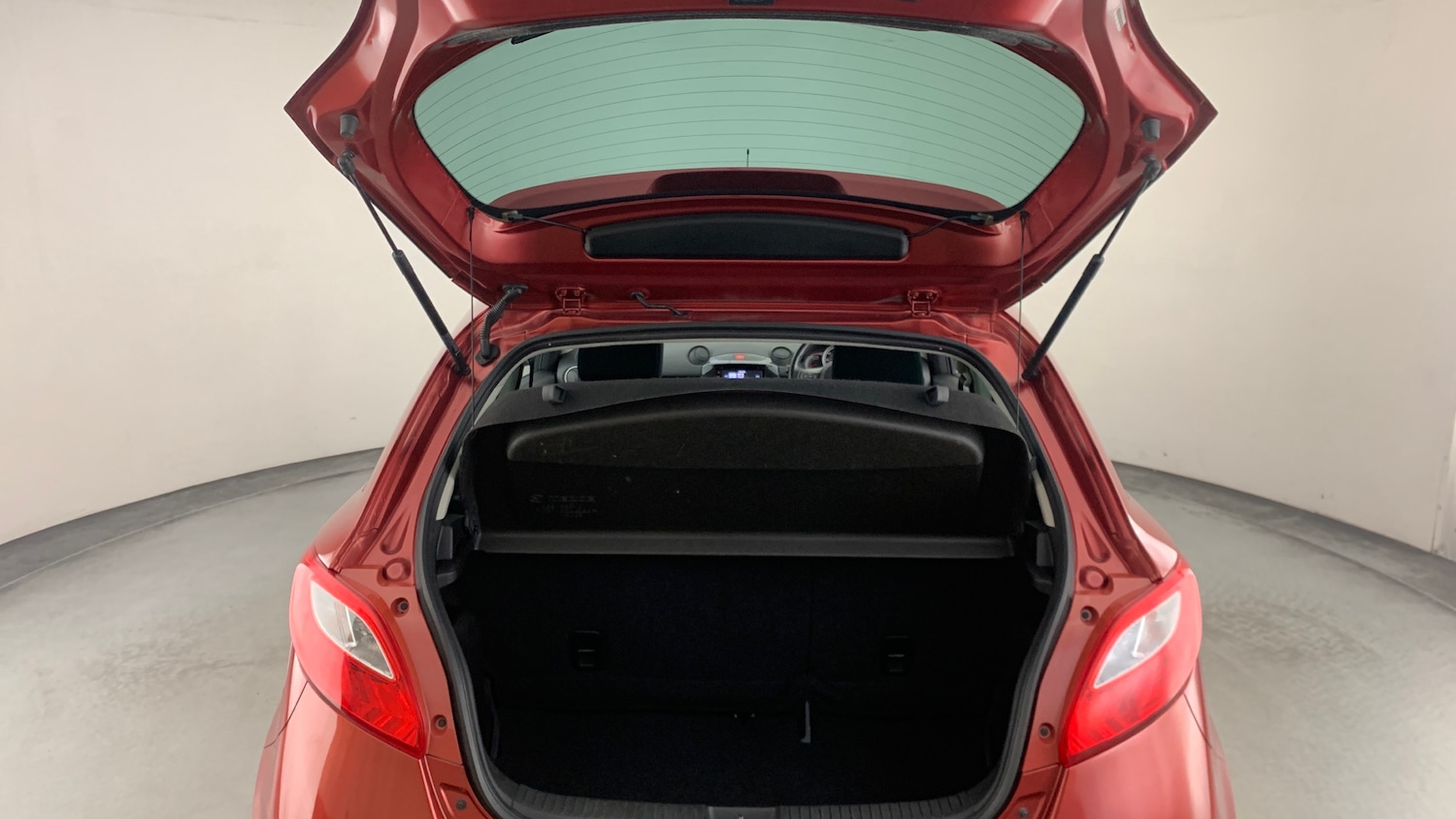 Used Mazda Mazda2 2014 for sale - 76866816: Photo 5