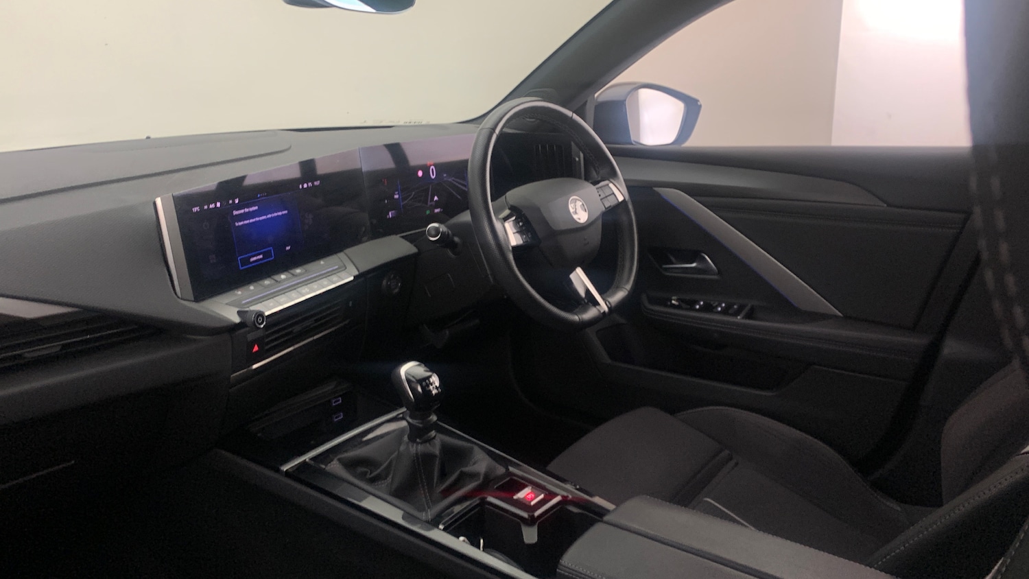 Used Vauxhall Astra 2023 for sale - 77799667: Photo 2