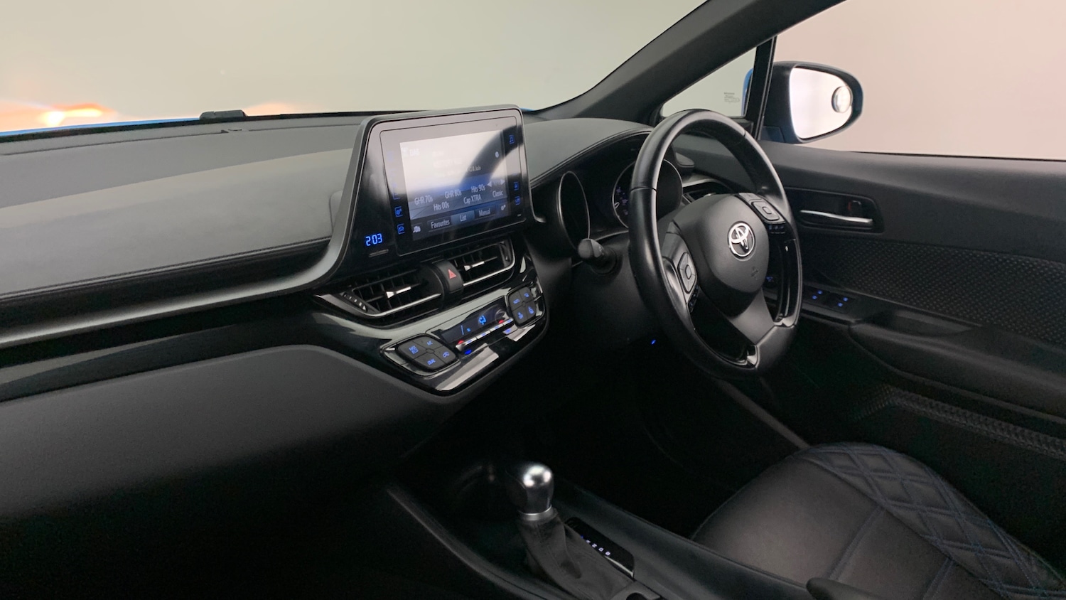 Used Toyota C-HR 2019 for sale - 77659625: Photo 2