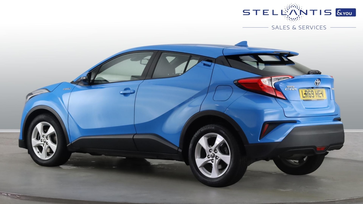 Used Toyota C-HR 2019 for sale - 77659625: Photo 3