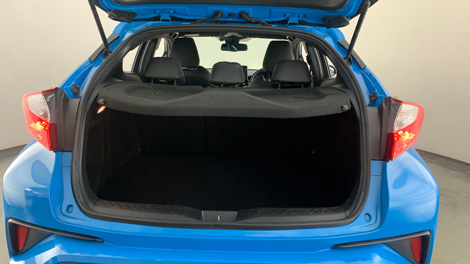 Used Toyota C-HR 2019 for sale - 77659625: Photo 5