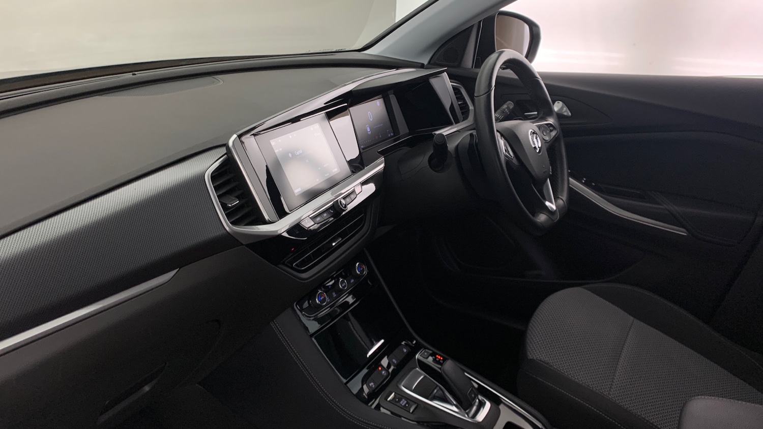 Used Vauxhall Grandland 2022 for sale - 77994660: Photo 2