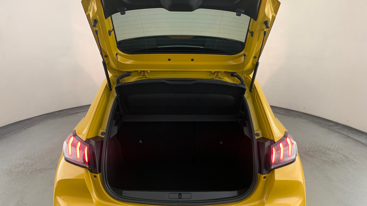 Used Peugeot 208 2020 for sale - 76937159: Photo 5