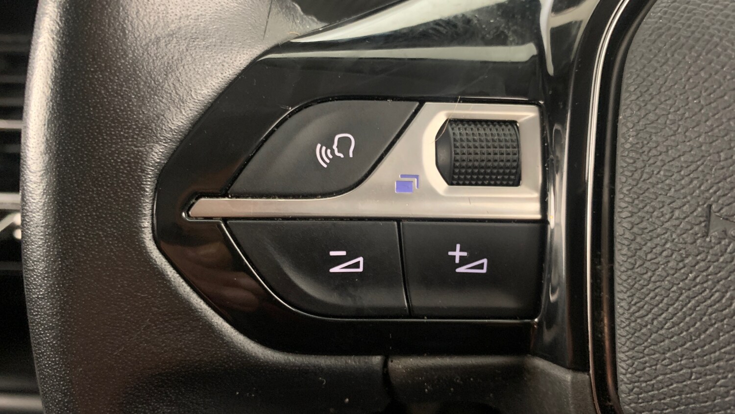 Used Peugeot 2008 2020 for sale - 77706042: Photo 18