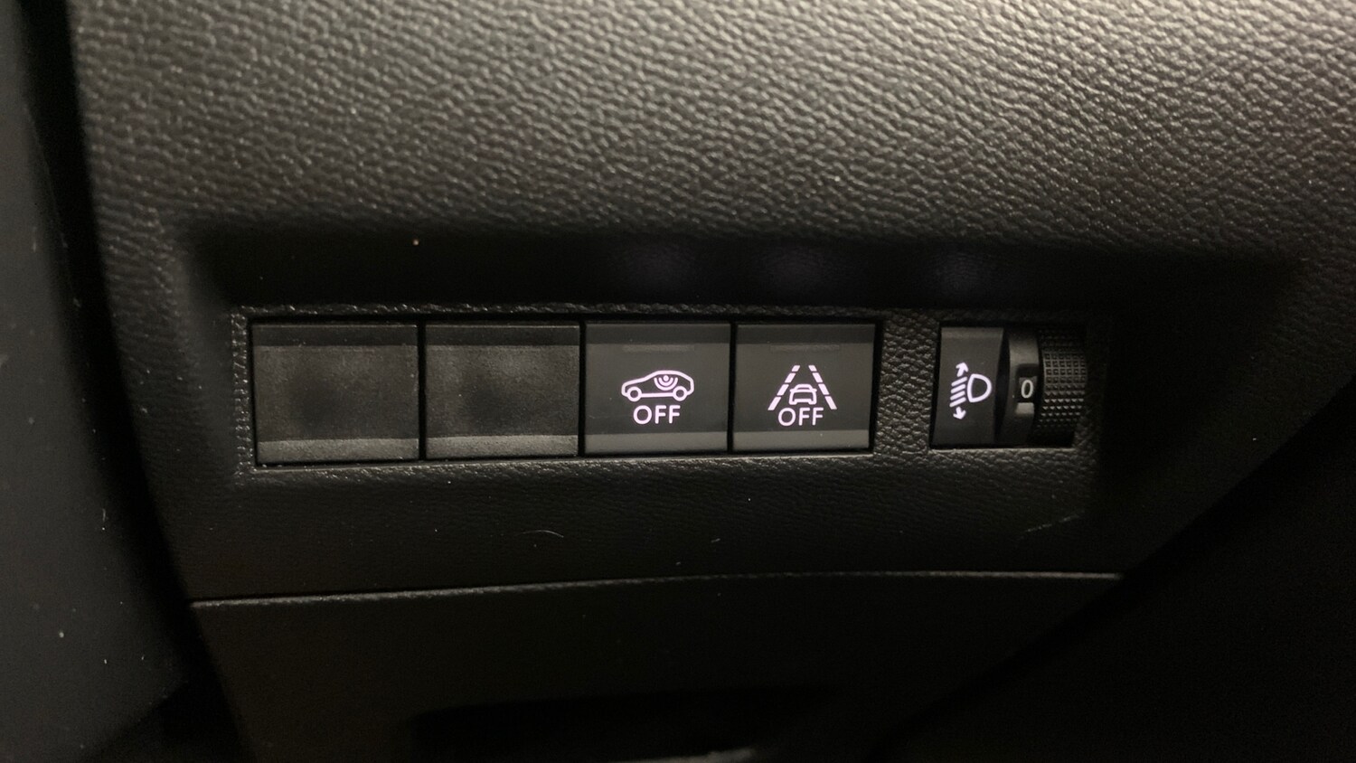 Used Peugeot 2008 2020 for sale - 77706042: Photo 22