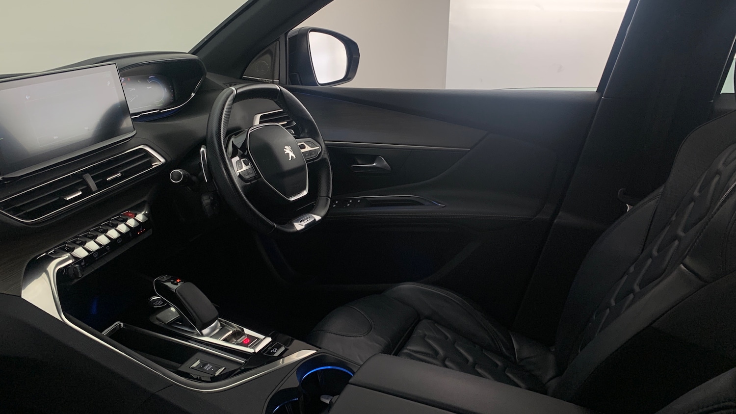 Used Peugeot 3008 2022 for sale - 77840611: Photo 2