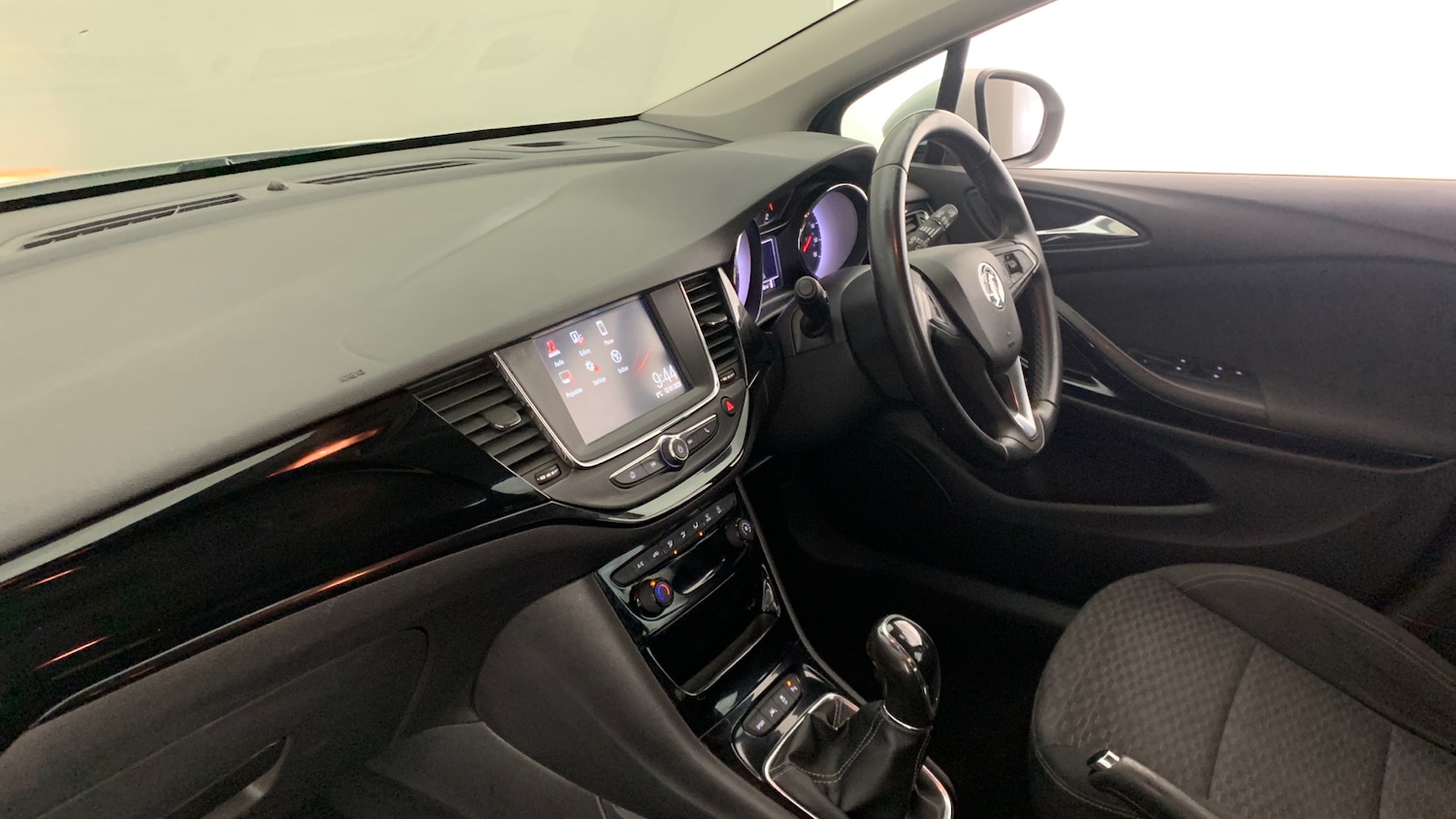 Used Vauxhall Astra 2018 for sale - 77176167: Photo 2