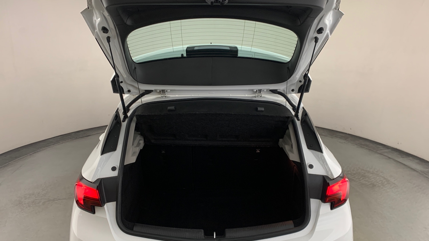 Used Vauxhall Astra 2018 for sale - 77176167: Photo 6