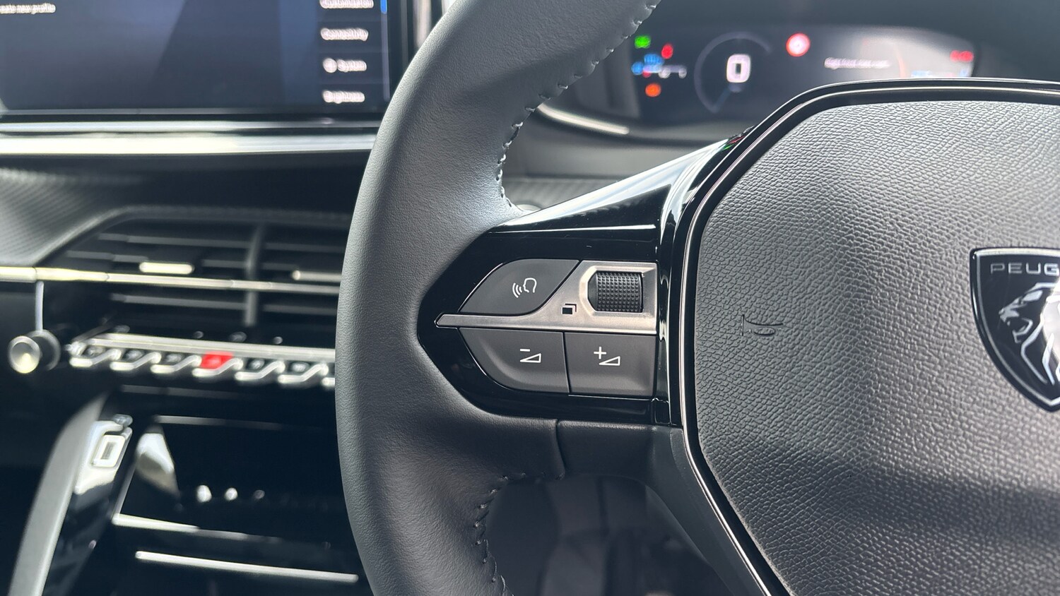 Used Peugeot 2008 2025 for sale - 77525623: Photo 23