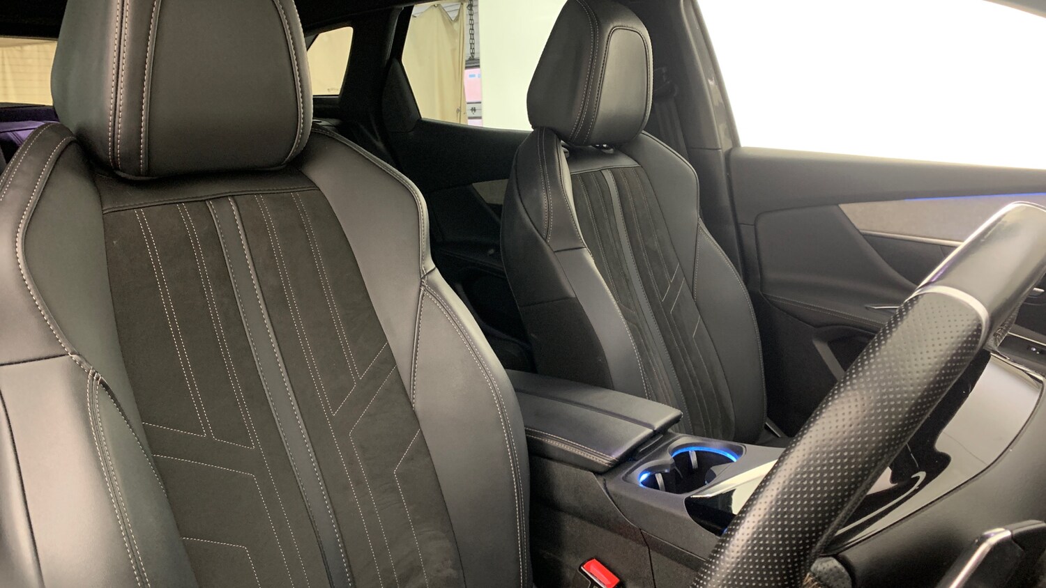 Used Peugeot 3008 2022 for sale - 77634354: Photo 40