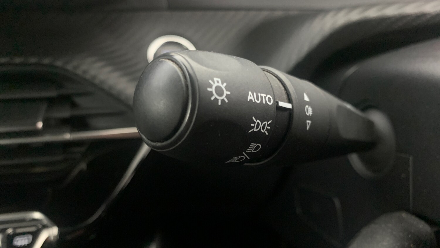 Used Peugeot 2008 2023 for sale - 76447021: Photo 35