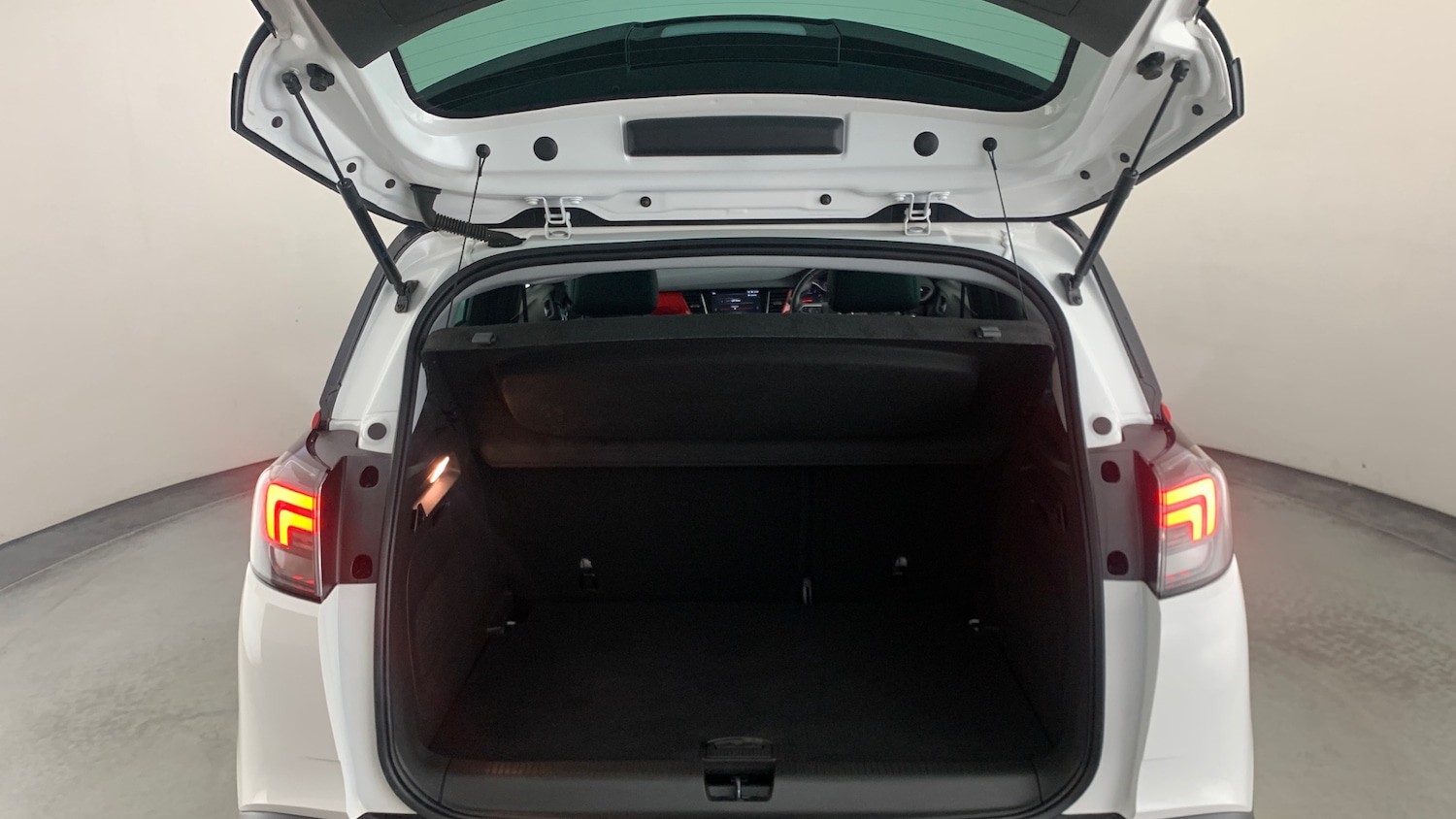 Used Vauxhall Crossland 2023 for sale - 77132408: Photo 6