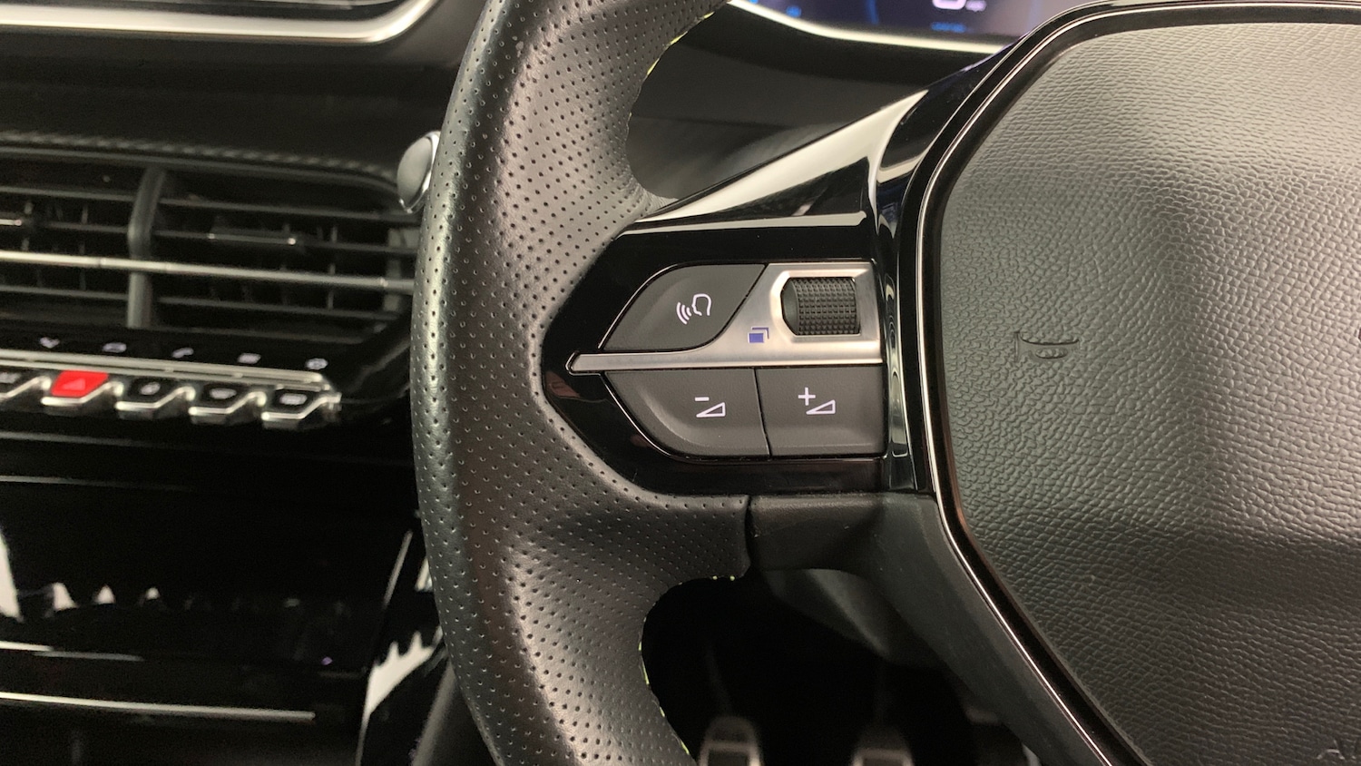 Used Peugeot 208 2022 for sale - 76318429: Photo 19