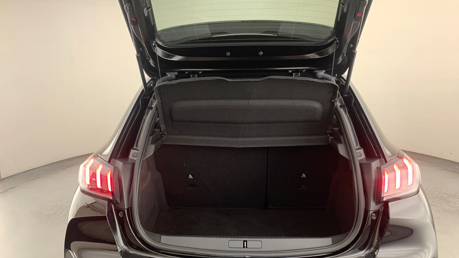 Used Peugeot 208 2022 for sale - 76318429: Photo 5
