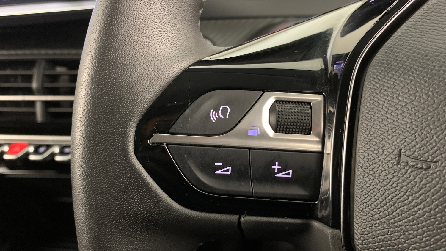 Used Peugeot 208 2023 for sale - 77626880: Photo 18