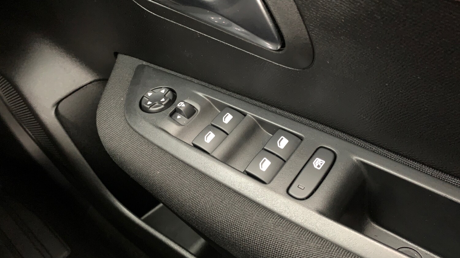 Used Peugeot 208 2023 for sale - 77626880: Photo 39