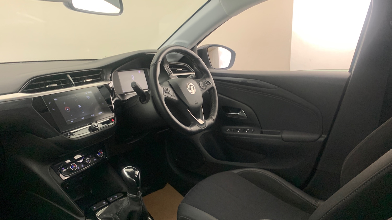 Used Vauxhall Corsa 2022 for sale - 77926659: Photo 2