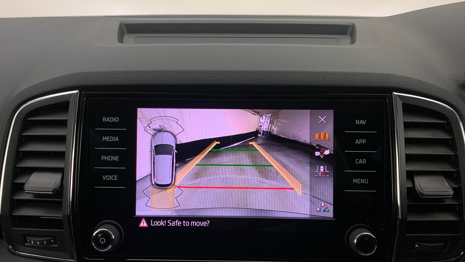 Used Skoda Karoq 2024 for sale - 76123593: Photo 28