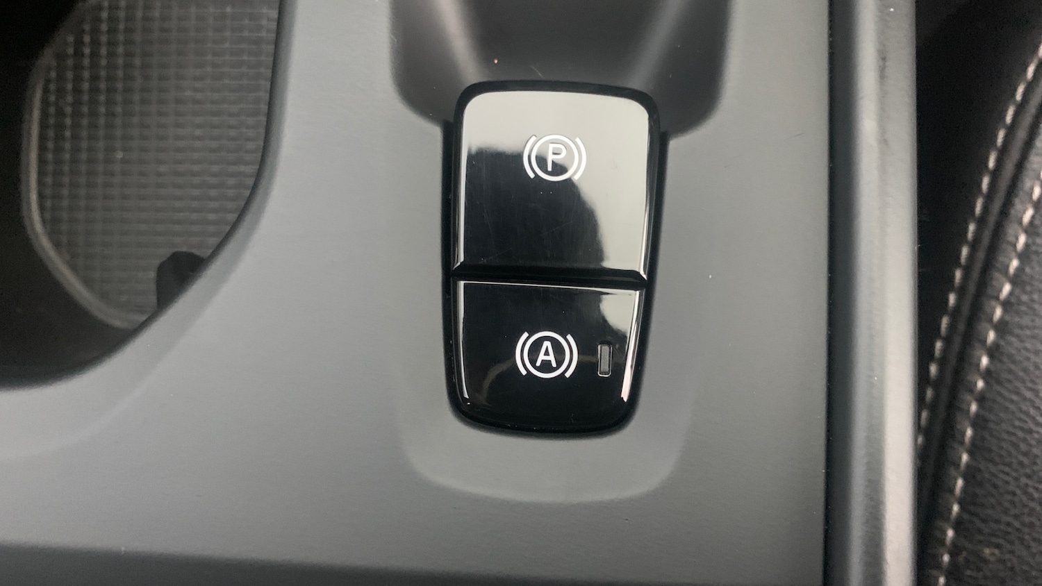 Used Volvo XC40 2018 for sale - 77754922: Photo 37