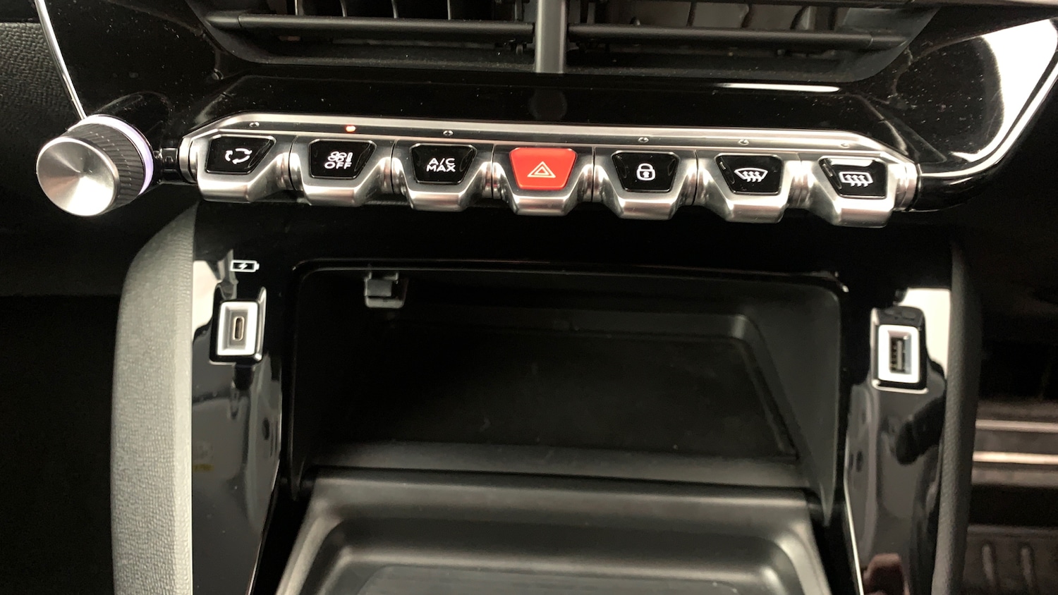 Used Peugeot 208 2024 for sale - 76887920: Photo 32