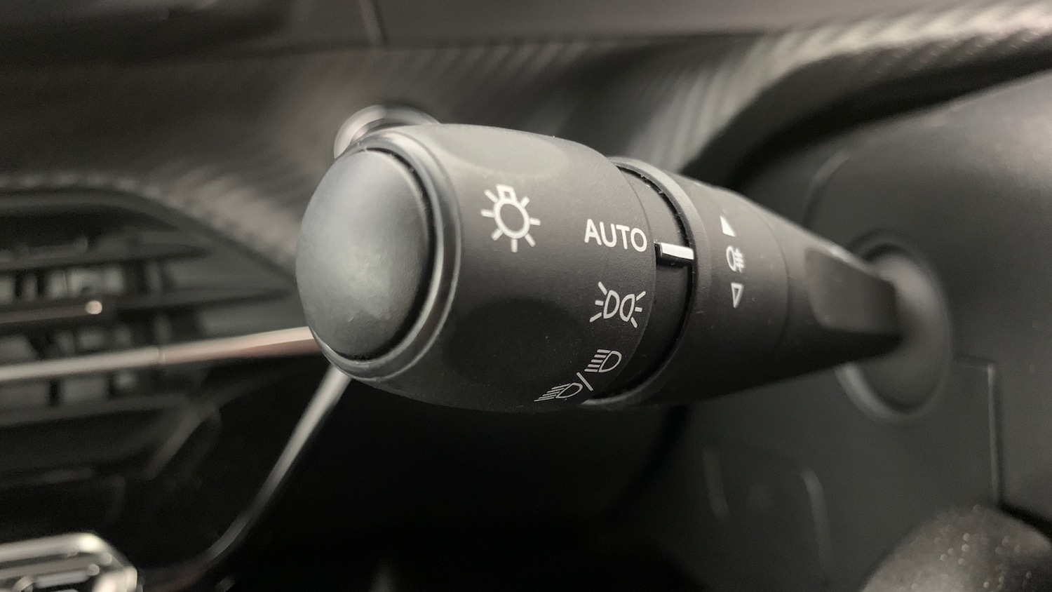 Used Peugeot 208 2024 for sale - 76887920: Photo 40