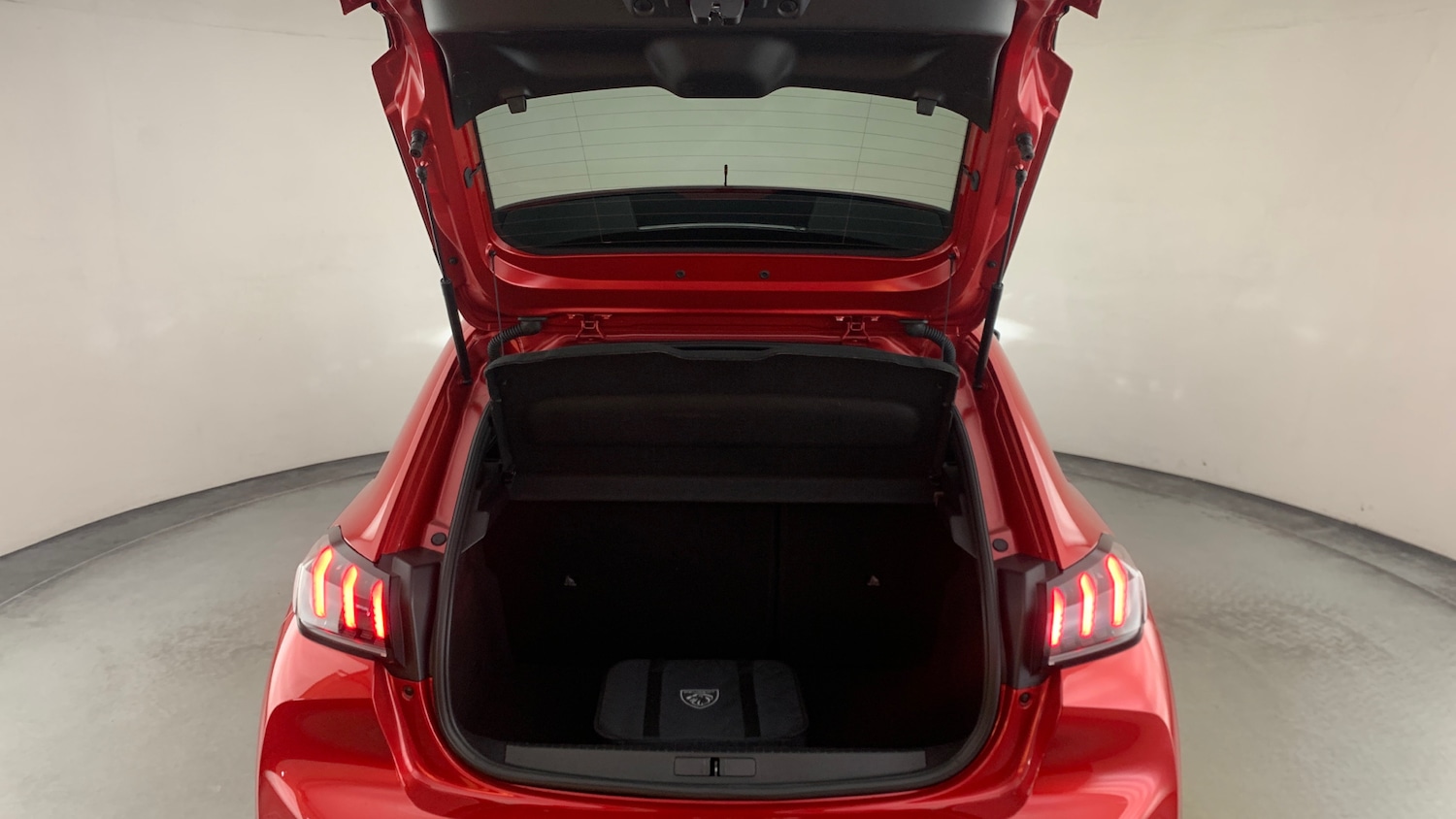 Used Peugeot 208 2024 for sale - 76887920: Photo 5