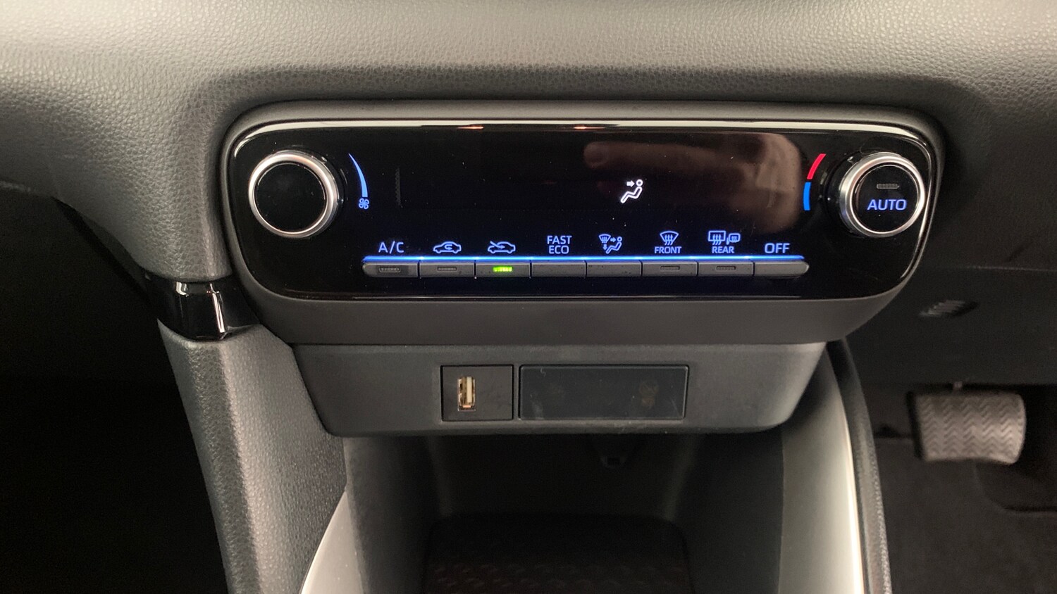 Used Toyota Yaris 2023 for sale - 76139392: Photo 29